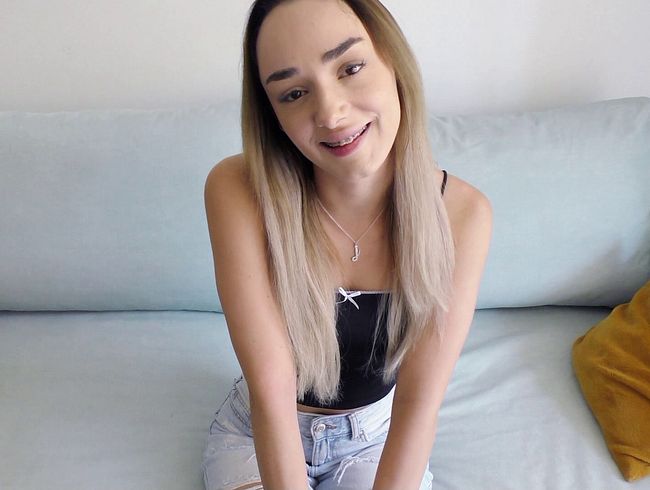 Neuvorstellung: 19 Jähriges Zahnspangen-Teenie bei ihrem ersten Casting