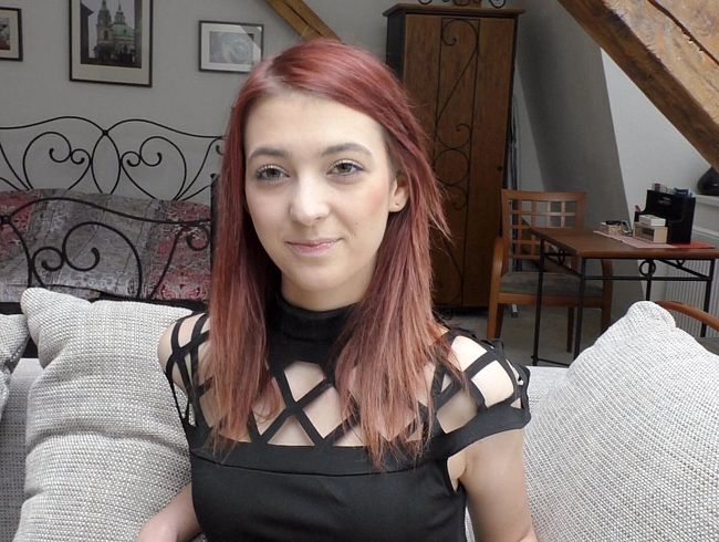 Schüchterne 18 Jährige Novizin beim ersten Casting